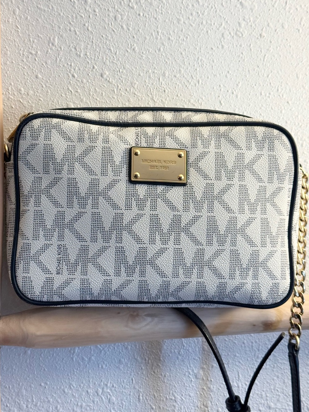 Michael Kors Jet Set Monogram Crossbody Bag in Vanilla/Navy